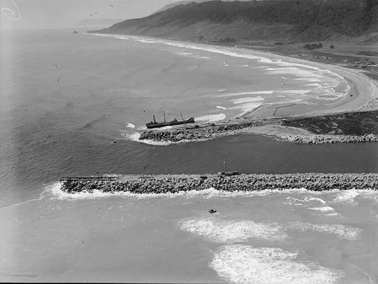 Abel Tasman shipwreck in 1937