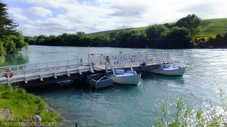 Tuapeka Mouth Punt docked on the east side and ready for boarding