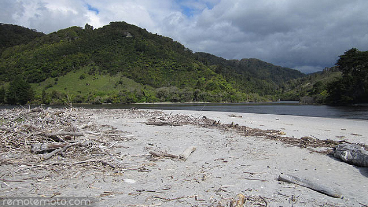 Little Wanganui River looking back up to Glasseye Creek